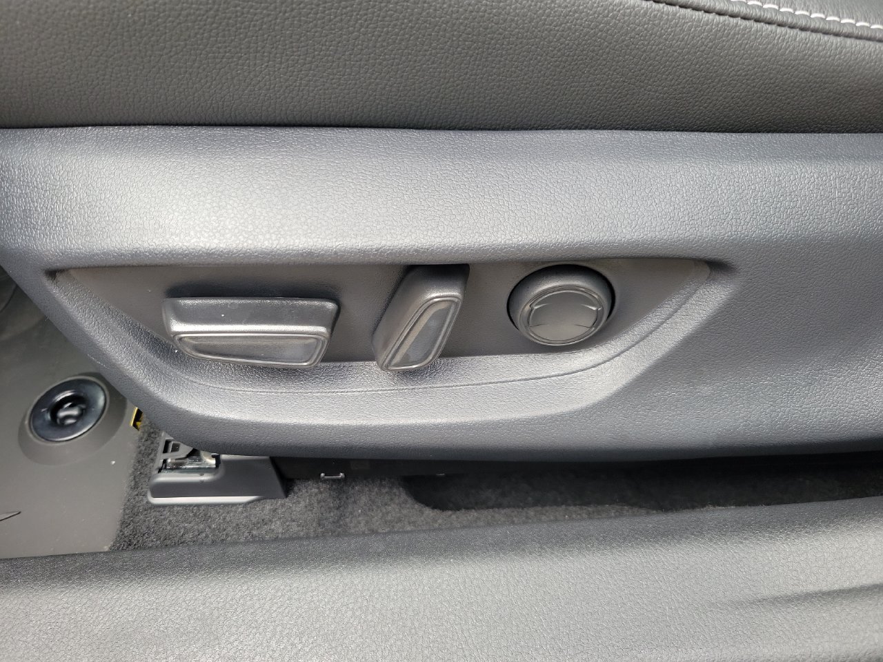 Used 2026 Toyota Camry SE w/ Convenience Package FWD image 18