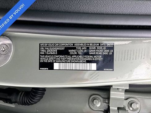 Certified 2025 Volvo XC40 B5 Plus AWD/4WD image 44