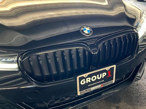 Used 2022 BMW 530i w/ M Sport Package image 29