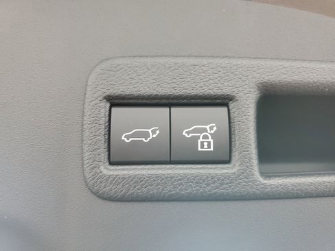 New 2026 Subaru Solterra Premium image 34