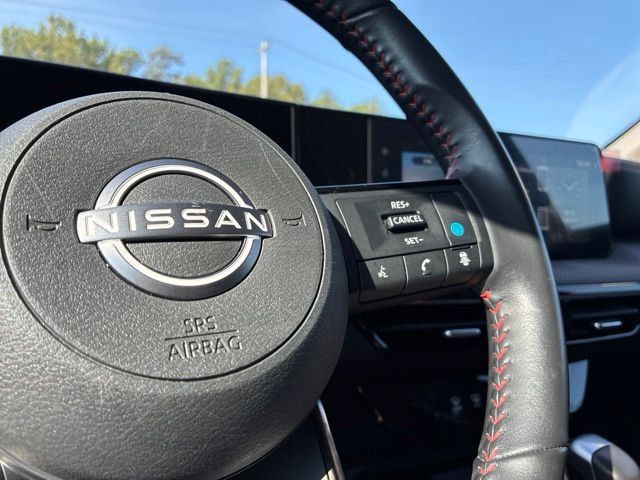 Used 2025 Nissan Kicks SR FWD image 27