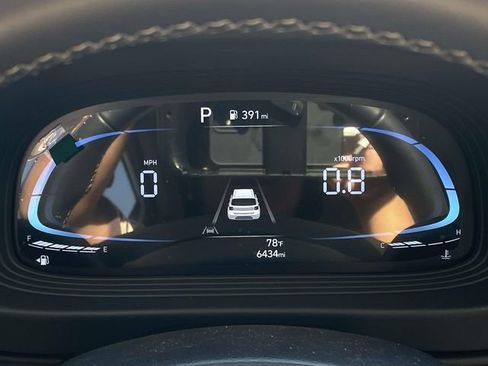 Certified 2025 Hyundai Venue SEL FWD image 24