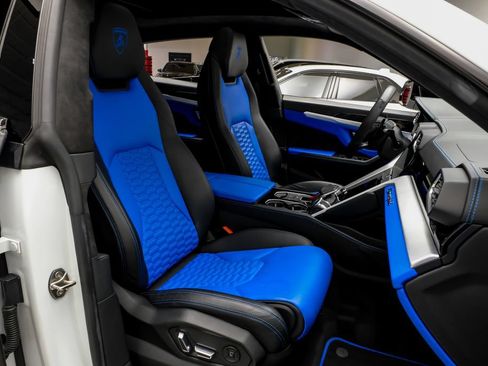 Used 2019 Lamborghini Urus AWD/4WD image 35