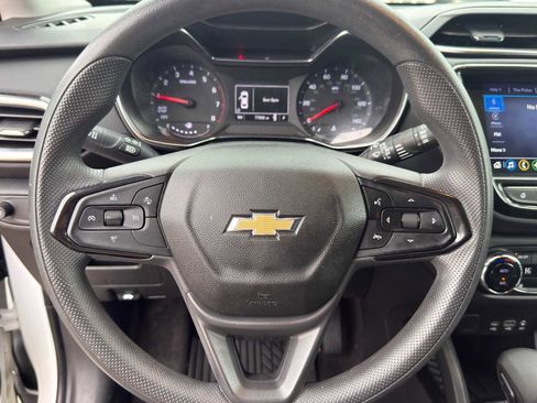 Used 2022 Chevrolet TrailBlazer LT w/ Convenience Package FWD image 18