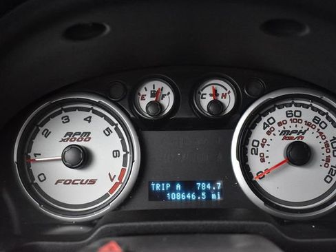 Used 2010 Ford Focus SE FWD image 11