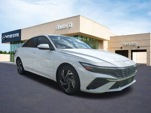 Certified 2024 Hyundai Elantra SEL w/ Convenience Package FWD image 2