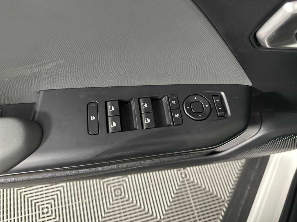 New 2026 Kia K4 FWD image 3