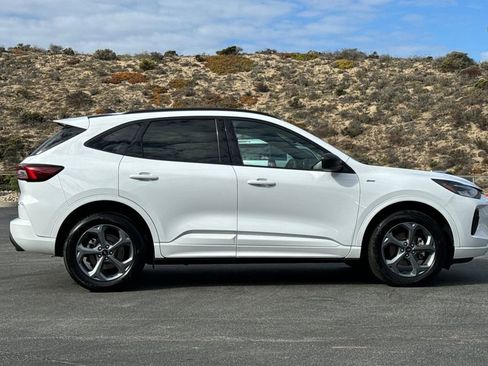 Certified 2023 Ford Escape ST-Line AWD/4WD image 2