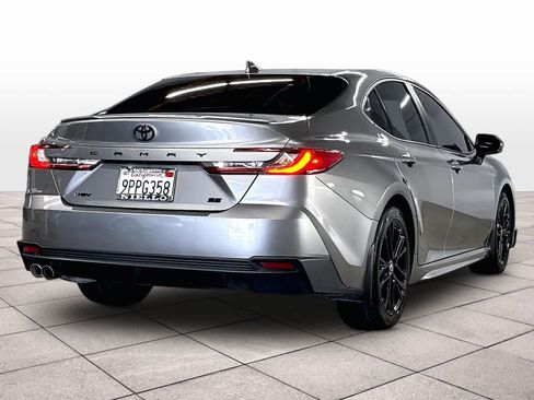 Used 2025 Toyota Camry SE FWD image 14