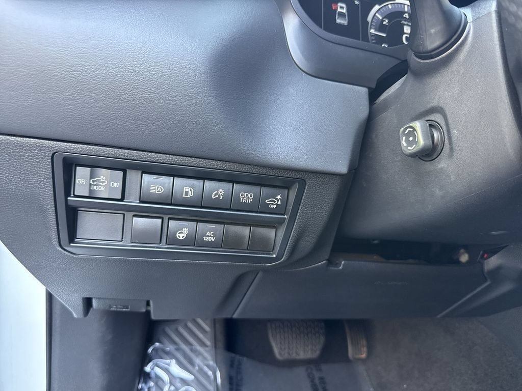 Used 2023 Toyota Tundra Platinum AWD/4WD image 18