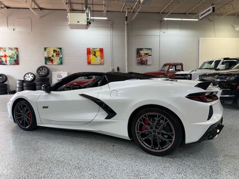 Used 2023 Chevrolet Corvette Stingray Premium Conv w/ Z51 Performance Package RWD image 4
