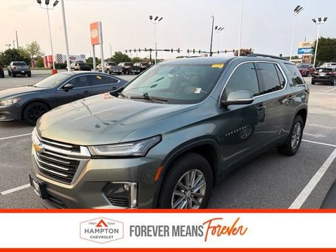 Used 2023 Chevrolet Traverse LT FWD image 1