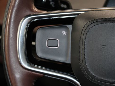 Used 2025 Lincoln Navigator Reserve image 43