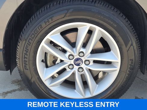 Used 2017 Ford Edge SEL w/ Equipment Group 201A AWD/4WD image 10