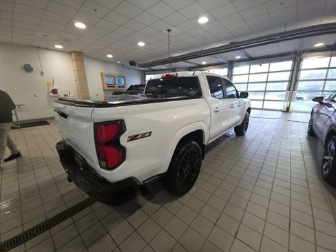 Used 2024 Chevrolet Colorado Z71 w/ LPO, Dark Essentials Package image 6