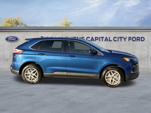 Used 2024 Ford Edge SEL w/ Convenience Package image 3