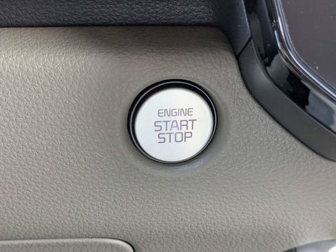New 2026 Kia Carnival FWD image 31