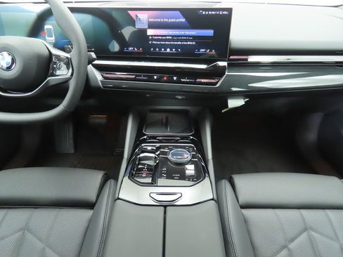 Certified 2025 BMW 530i 530i image 14