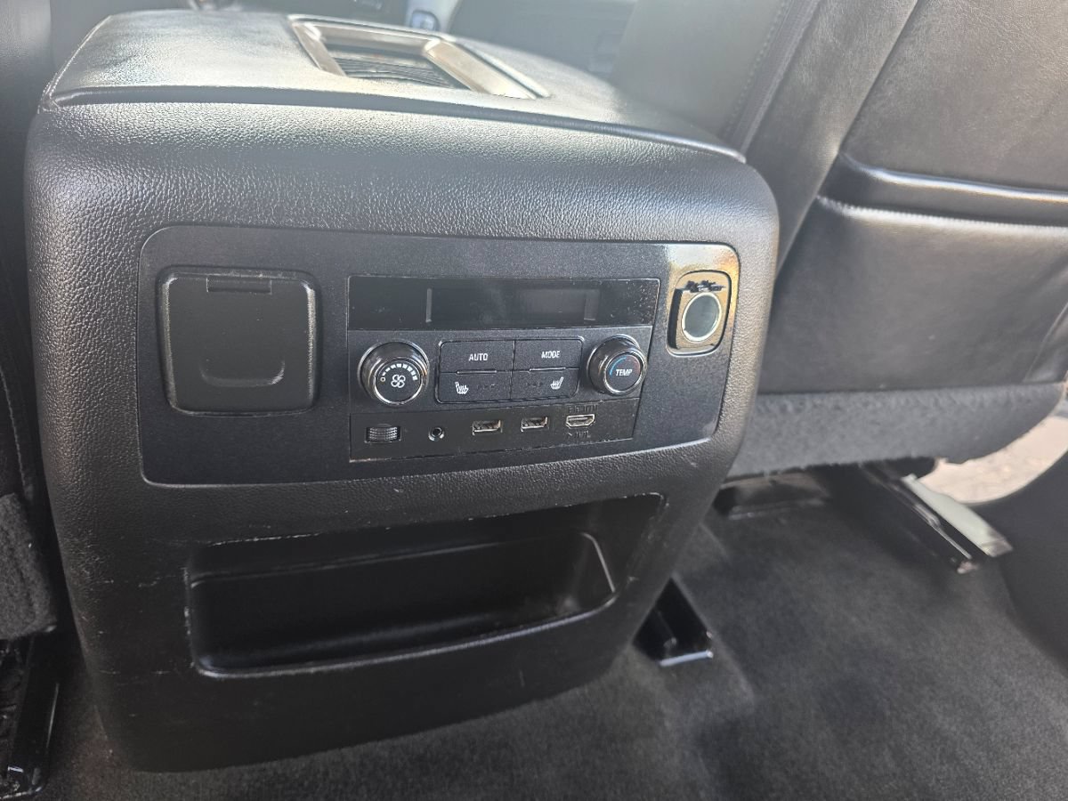 Used 2017 GMC Yukon Denali w/ Open Road Package AWD/4WD image 34