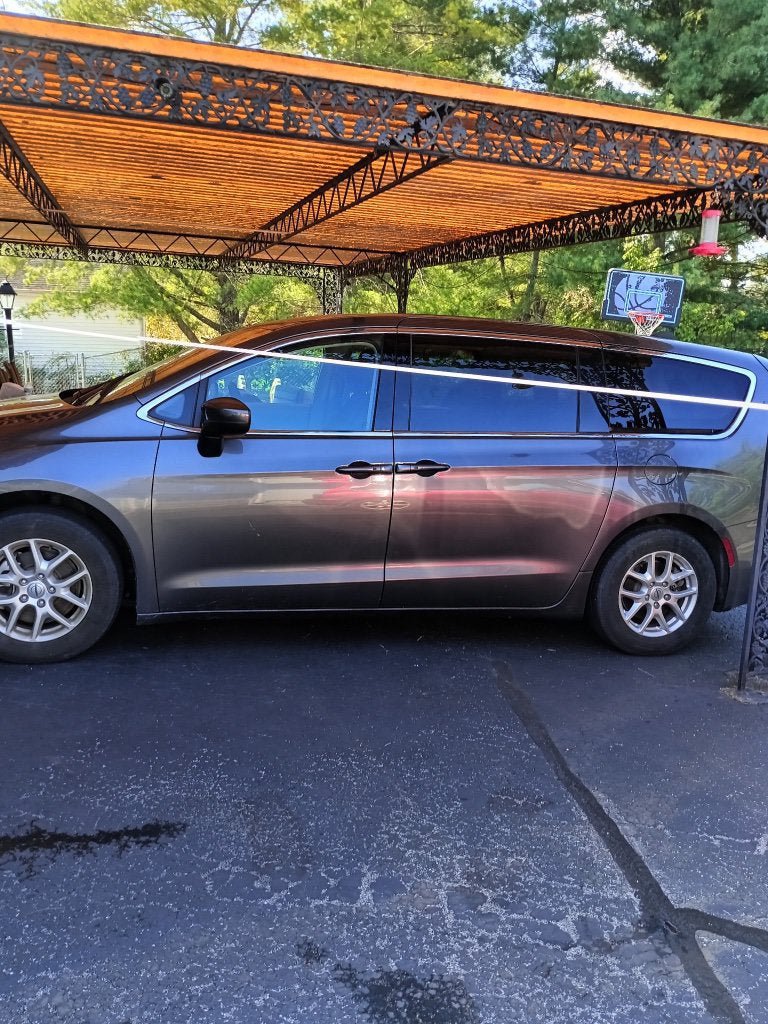 Used 2023 Chrysler Voyager LX FWD image 15