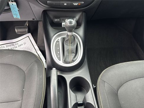 Used 2015 Kia Soul + FWD image 24