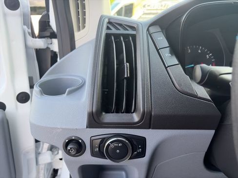 Used 2019 Ford Transit 250 130 Low Roof RWD image 17