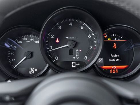 New 2026 Porsche Macan Turbo AWD/4WD image 28