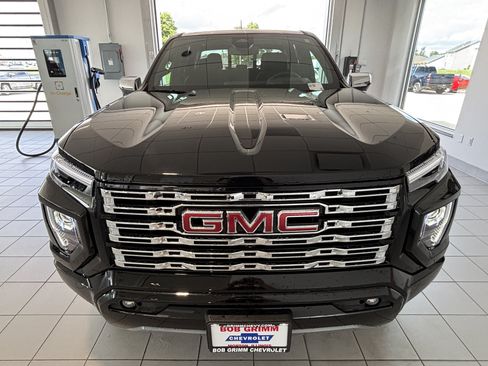 Used 2025 GMC Canyon Denali AWD/4WD image 5