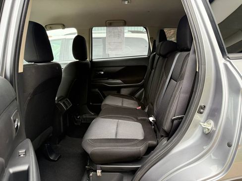 Used 2020 Mitsubishi Outlander ES AWD/4WD image 27
