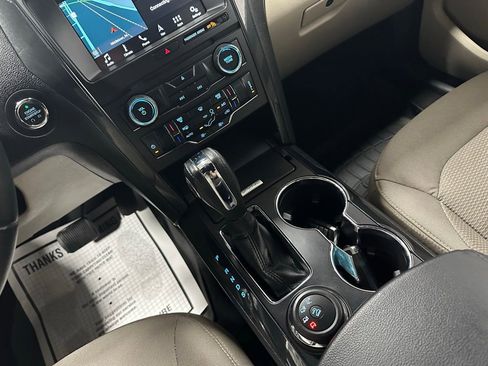 Used 2018 Ford Explorer XLT w/ Equipment Group 201A AWD/4WD image 34