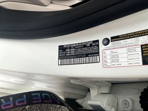 Used 2017 Mercedes-Benz E 300 4MATIC image 35