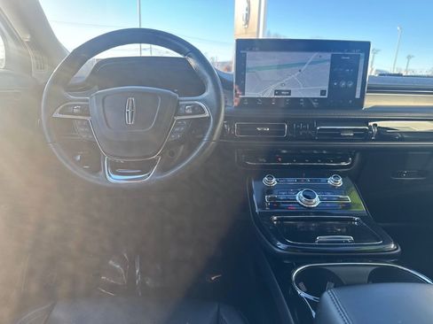 Certified 2022 Lincoln Nautilus AWD w/ Premium Package image 22