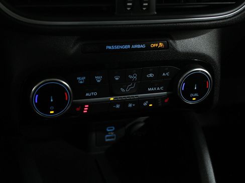 Certified 2022 Ford Escape Titanium image 16