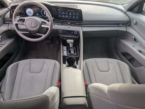 Certified 2023 Hyundai Elantra SEL w/ Convenience Package image 20