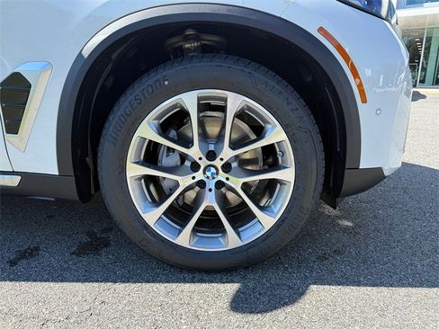 New 2026 BMW X5 xDrive40i w/ Premium Package image 16