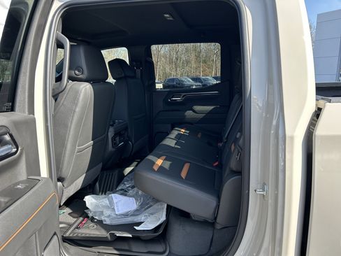 New 2026 GMC Sierra 1500 AT4 w/ AT4 Premium Package AWD/4WD image 16