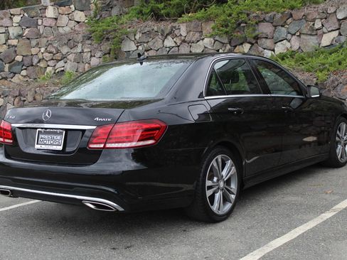 Used 2016 Mercedes-Benz E 350 4MATIC Sedan image 9