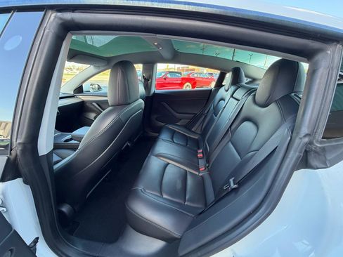 Used 2023 Tesla Model 3 Standard Range image 12