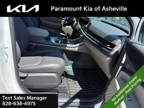 New 2026 Kia Carnival FWD image 19