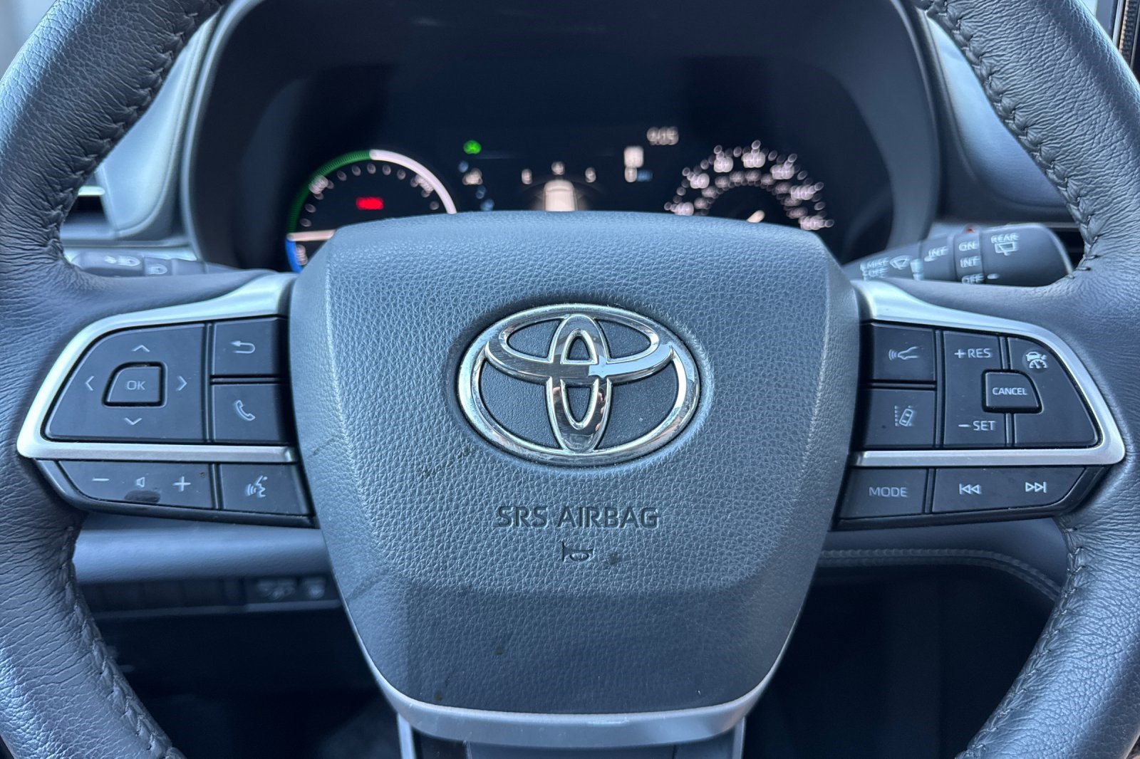 Used 2026 Toyota Sienna XLE FWD image 11
