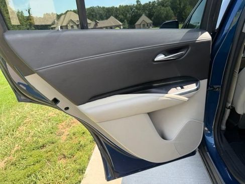 Used 2019 Cadillac XT4 Premium Luxury FWD image 12