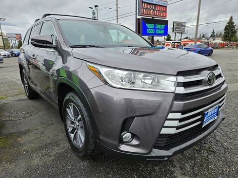 Used 2019 Toyota Highlander XLE image 4