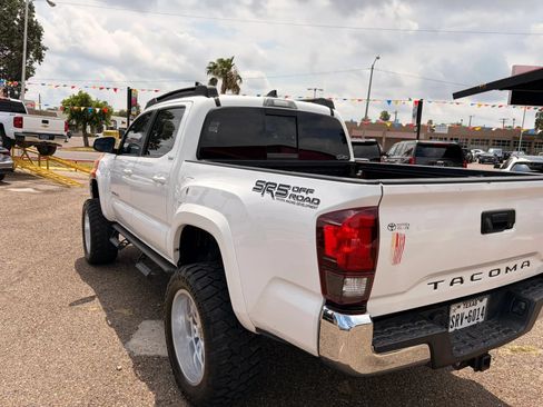 Used 2019 Toyota Tacoma SR5 RWD image 13