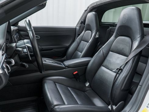 Certified 2019 Porsche 911 Targa 4S image 5