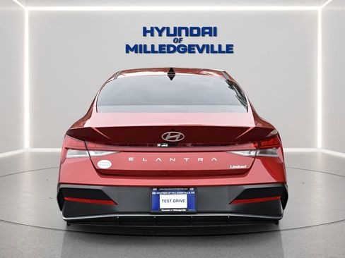 New 2026 Hyundai Elantra Limited FWD image 4