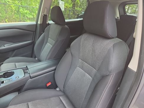 Certified 2025 Nissan Rogue SV FWD image 18
