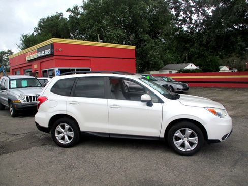 Used 2015 Subaru Forester 2.5i Premium w/ All-Weather Package image 2
