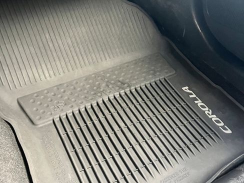 Certified 2022 Toyota Corolla SE w/ SE Preferred Package image 10