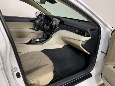 Used 2023 Toyota Camry LE image 38