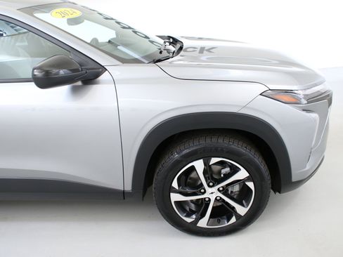Used 2024 Chevrolet Trax RS FWD image 11